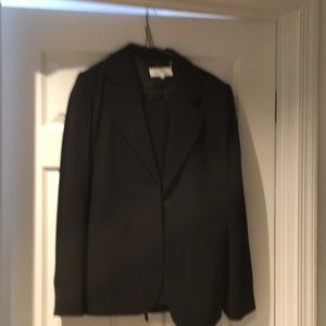 A nice black pants sits